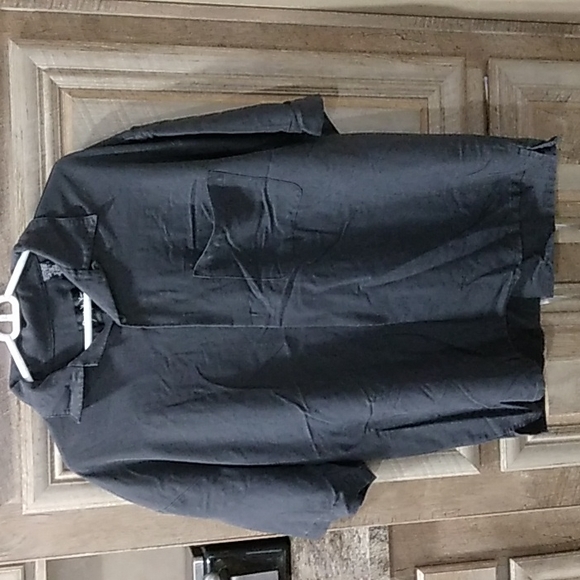 Pre-Owned Men's Size XL Short Sleeve Button Down Shirt With Front Pocket - Picture 3 of 9
